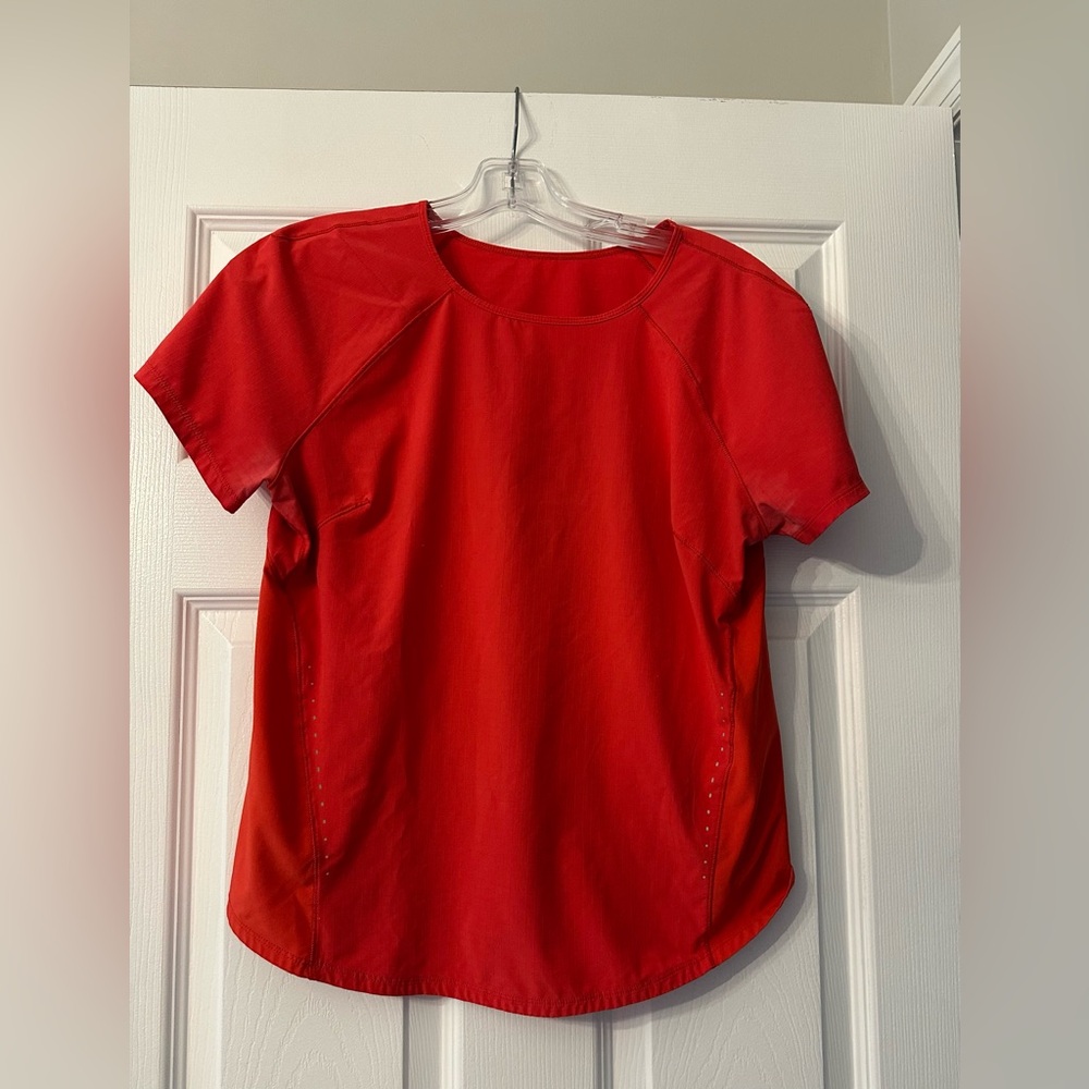 Lululemon red short sleeve shirt